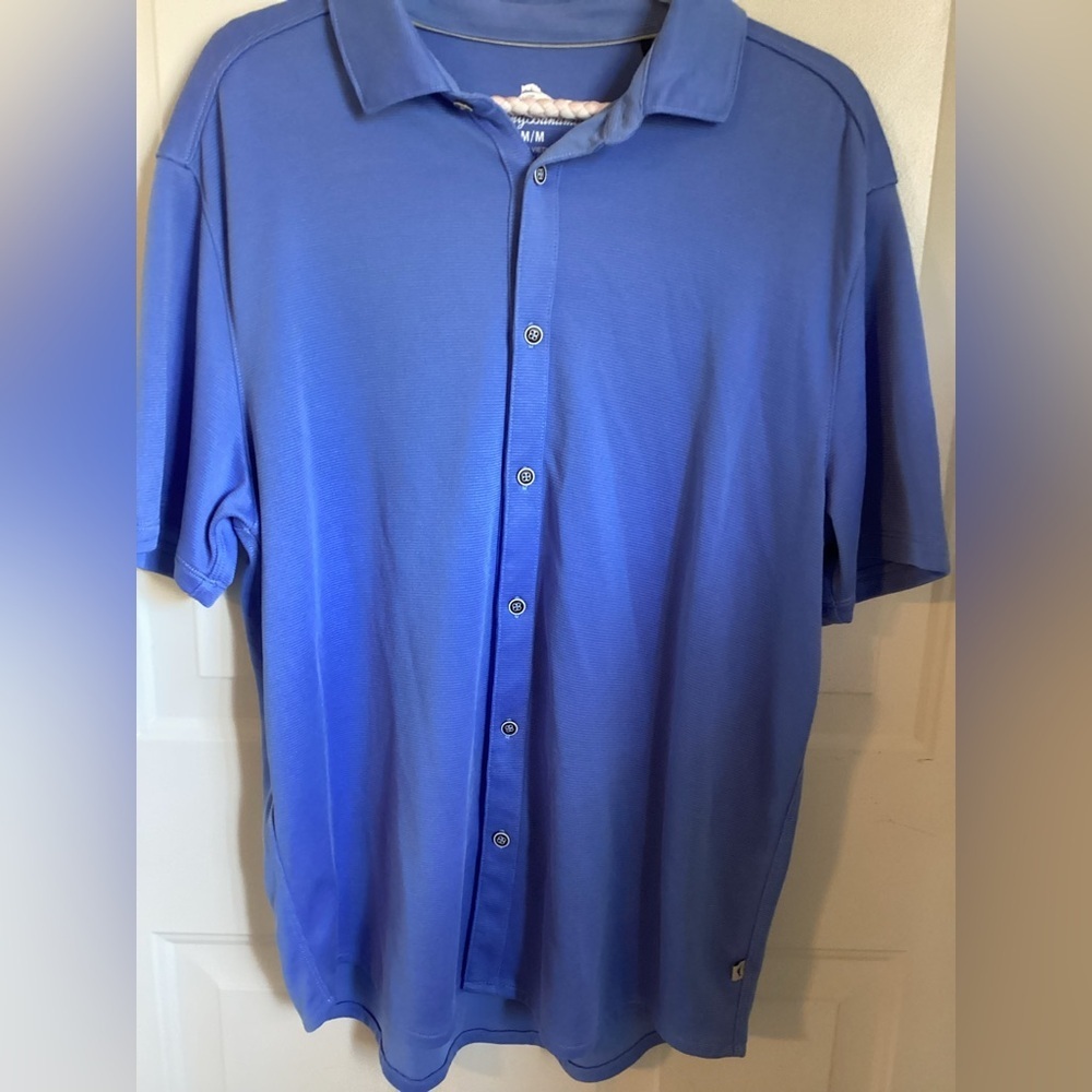 Tommy Bahama button down shirt -SZ M
@2 Light Blue picture looks darker